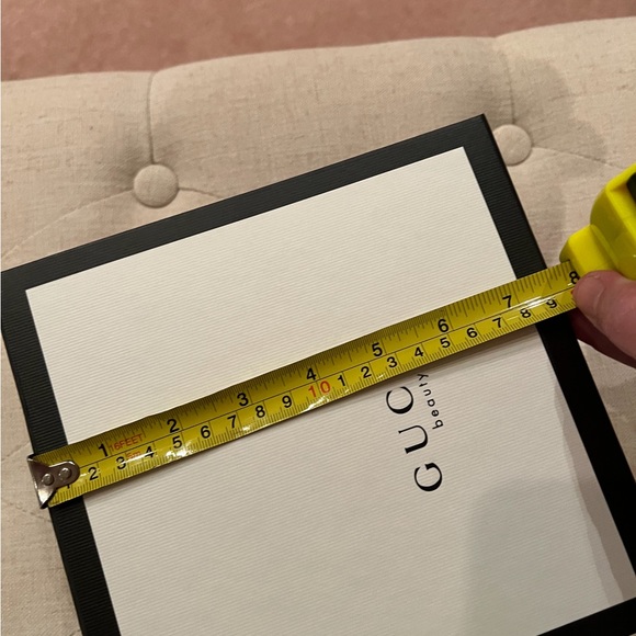 New Gucci Gift Box - Picture 3 of 16